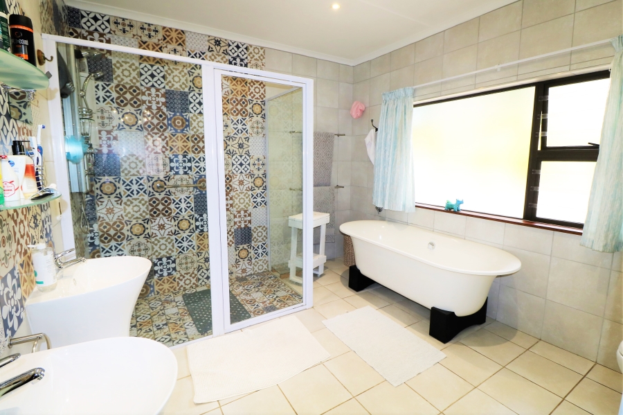 3 Bedroom Property for Sale in Beacon Bay Eastern Cape